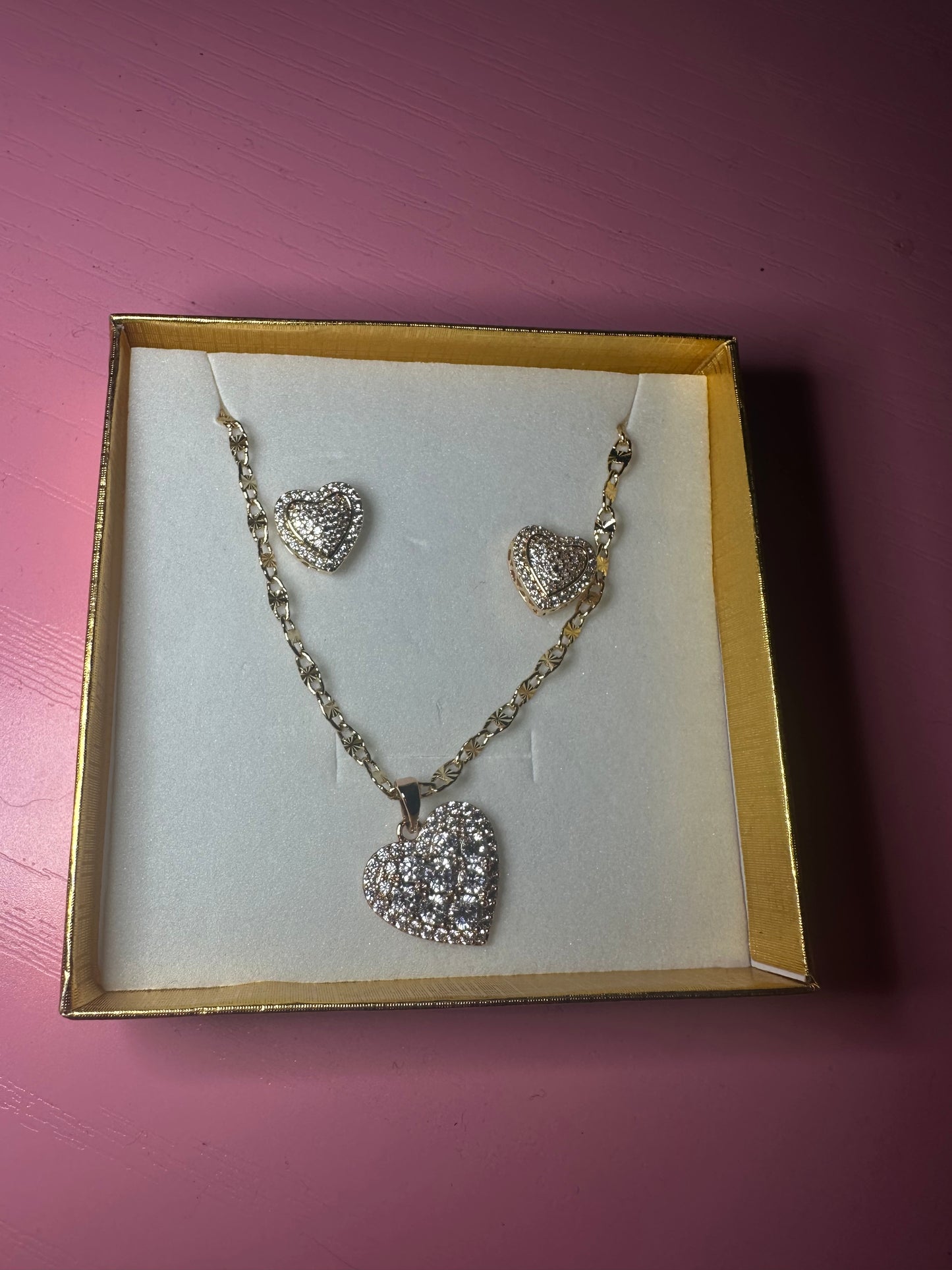 Gold heart set