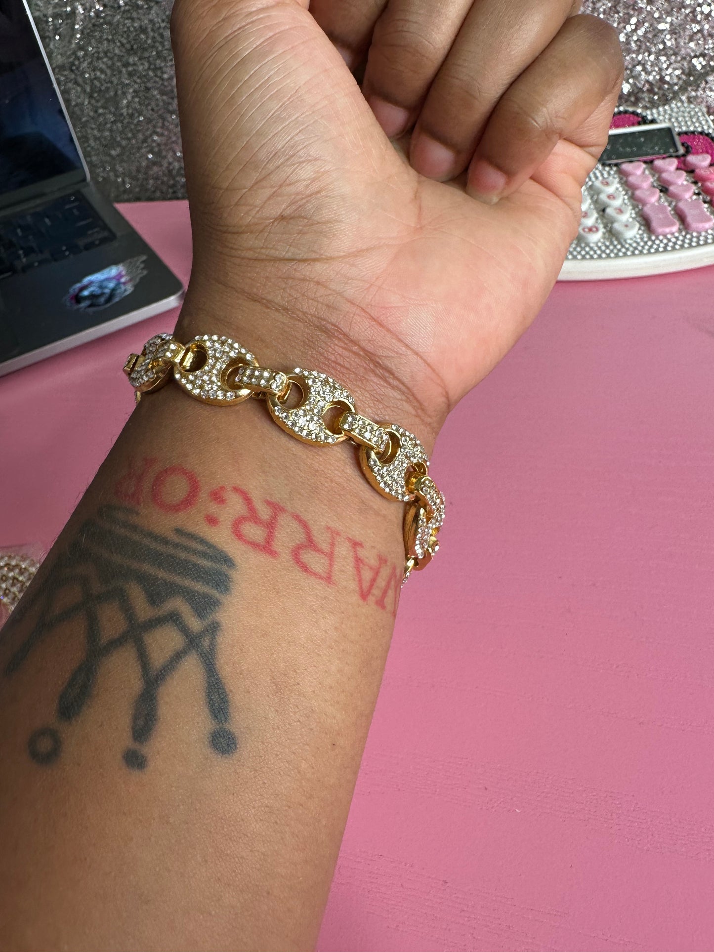 Icy gold bracelet