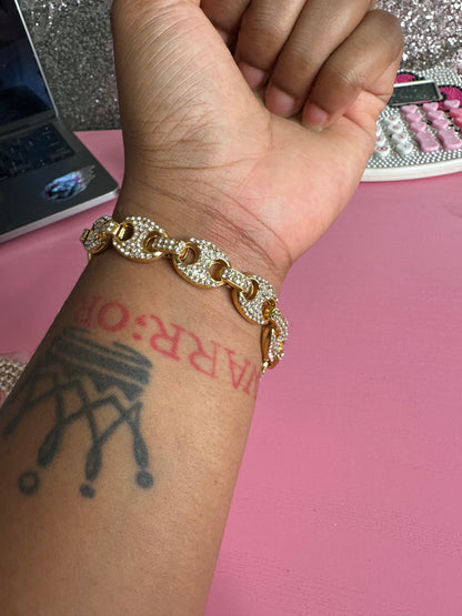 Icy gold bracelet