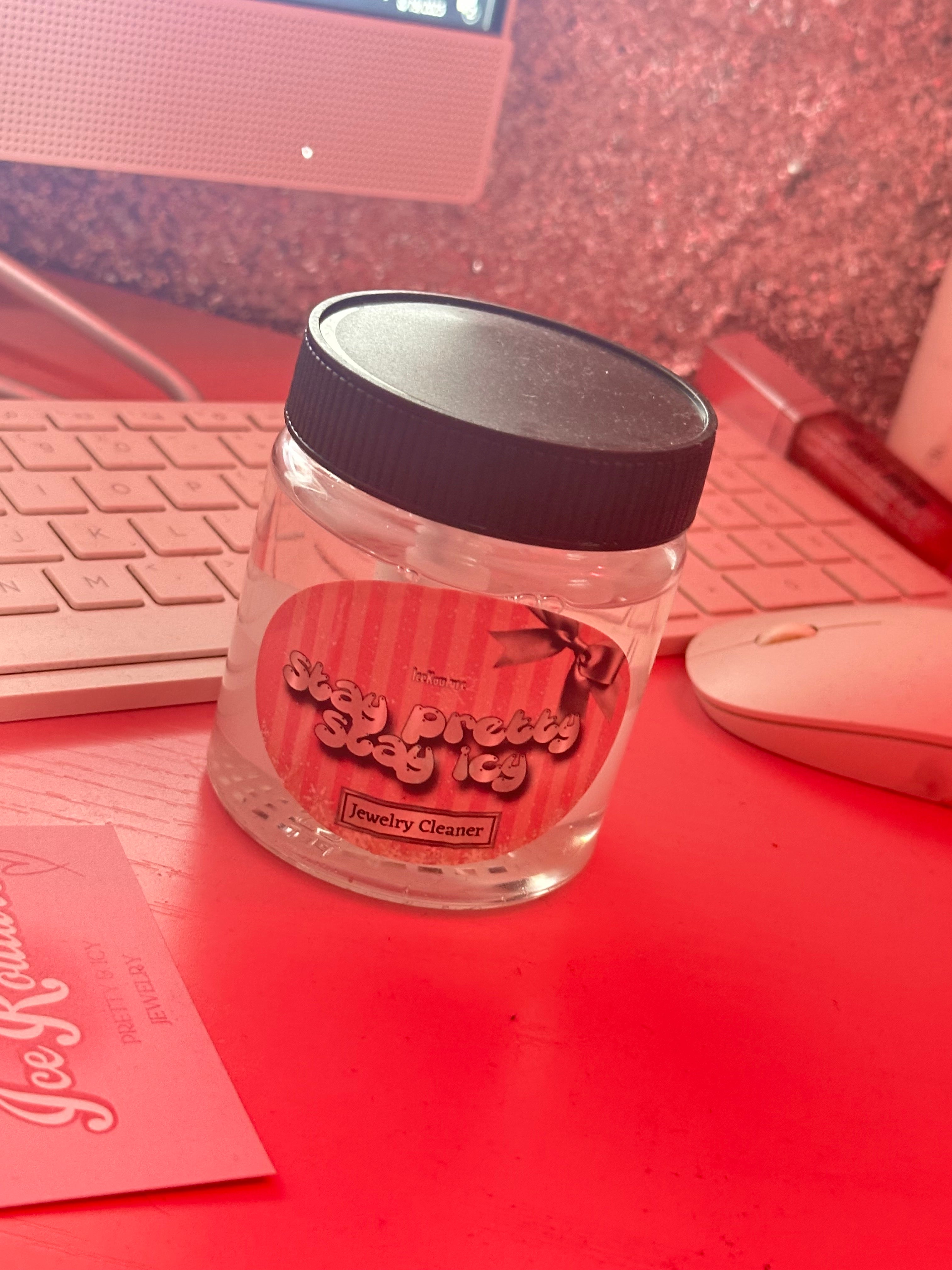 Jewelry cleaner